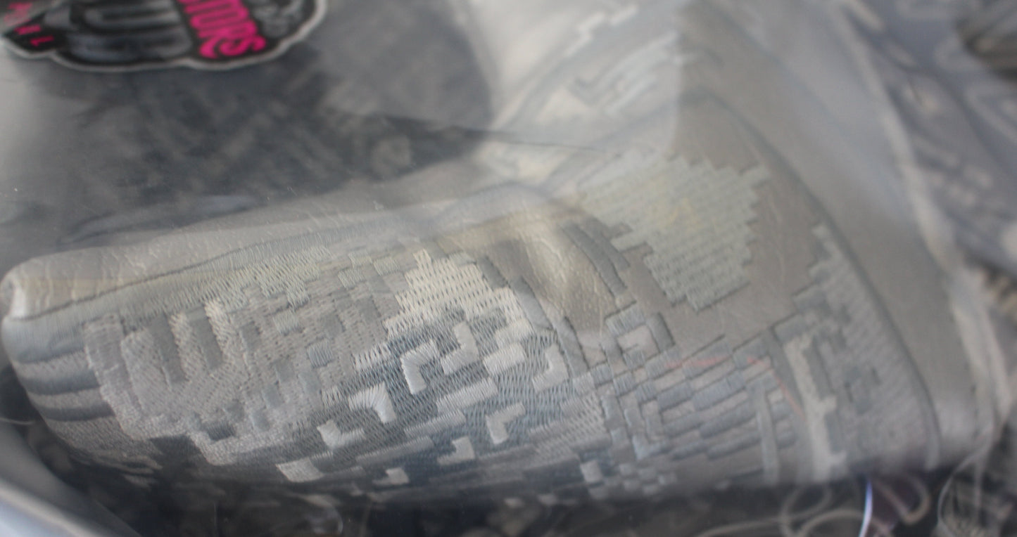 Swag Golf Collectors Club Silver Pixel King Blade Putter Headcover