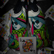 Load image into Gallery viewer, Swag Golf Queen of Clubs Blade Putter Headcover