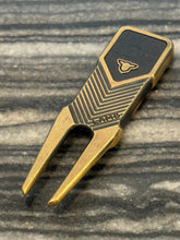 Load image into Gallery viewer, Tyson Lamb Crafted Lumberjack Divot Tool
