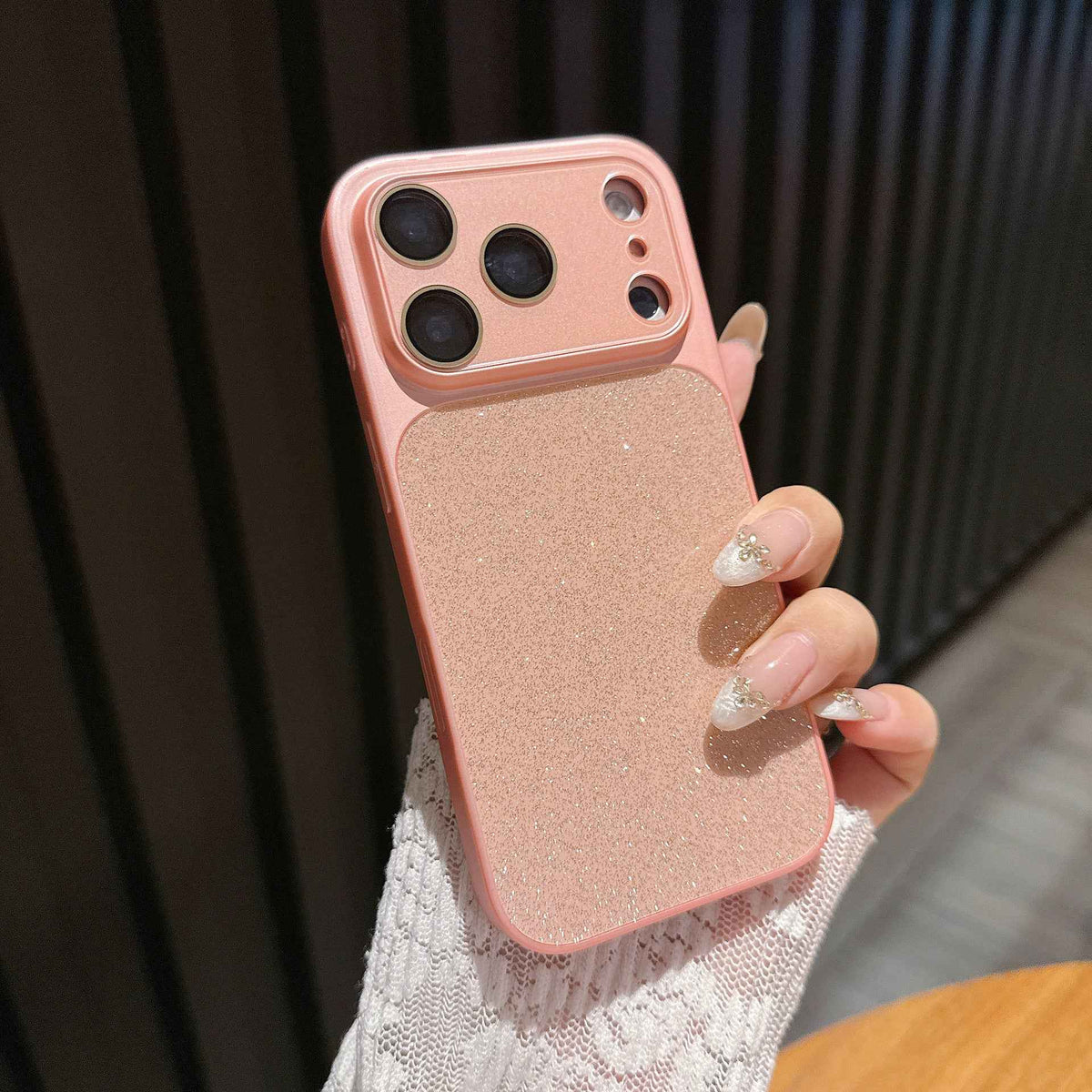 iPhone Luxury Glitter Case with Lens Protector – iPhone 17 / 16 / 15 / 14 / 13