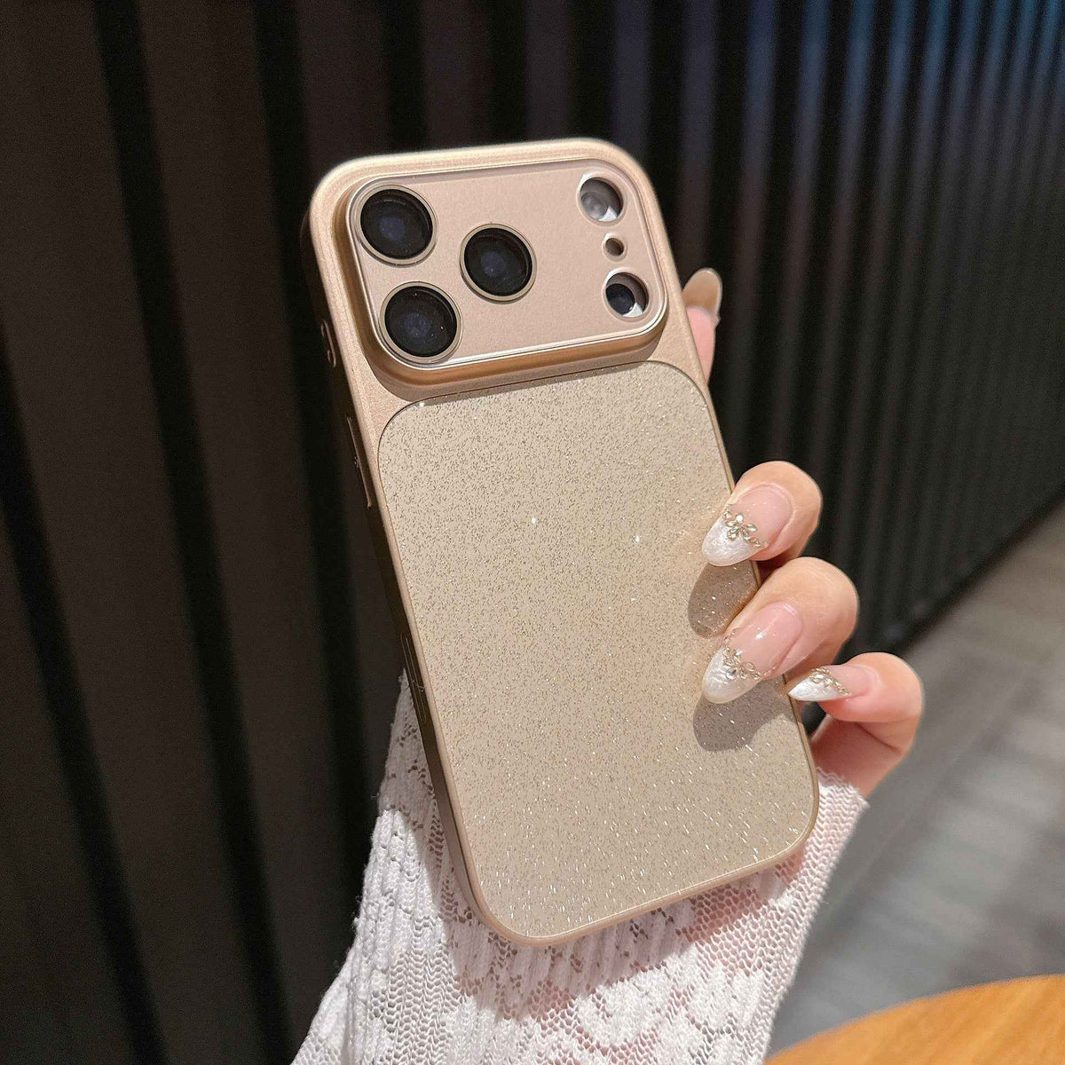 iPhone Luxury Glitter Case with Lens Protector – iPhone 17 / 16 / 15 / 14 / 13