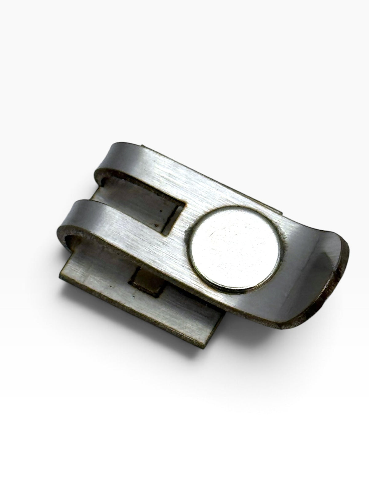 The Tee Clip® MINI V.V | Slimbody Magnetic Golf Tee Holder for Hat