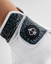 Load image into Gallery viewer, Premium Tour Glove - Elephant Print
