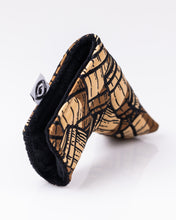 Load image into Gallery viewer, Bourbon Barrel Blade Putter Cover
