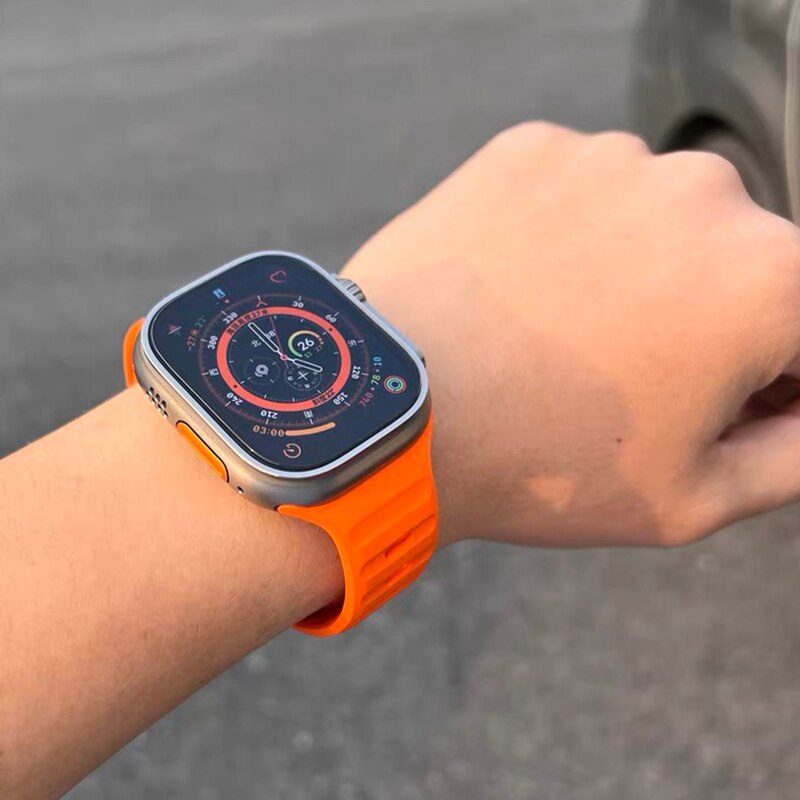 Stylish Silicone Apple Watch Band and Case: Durable Protection Meets Fashion
