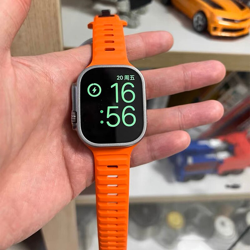 Stylish Silicone Apple Watch Band and Case: Durable Protection Meets Fashion