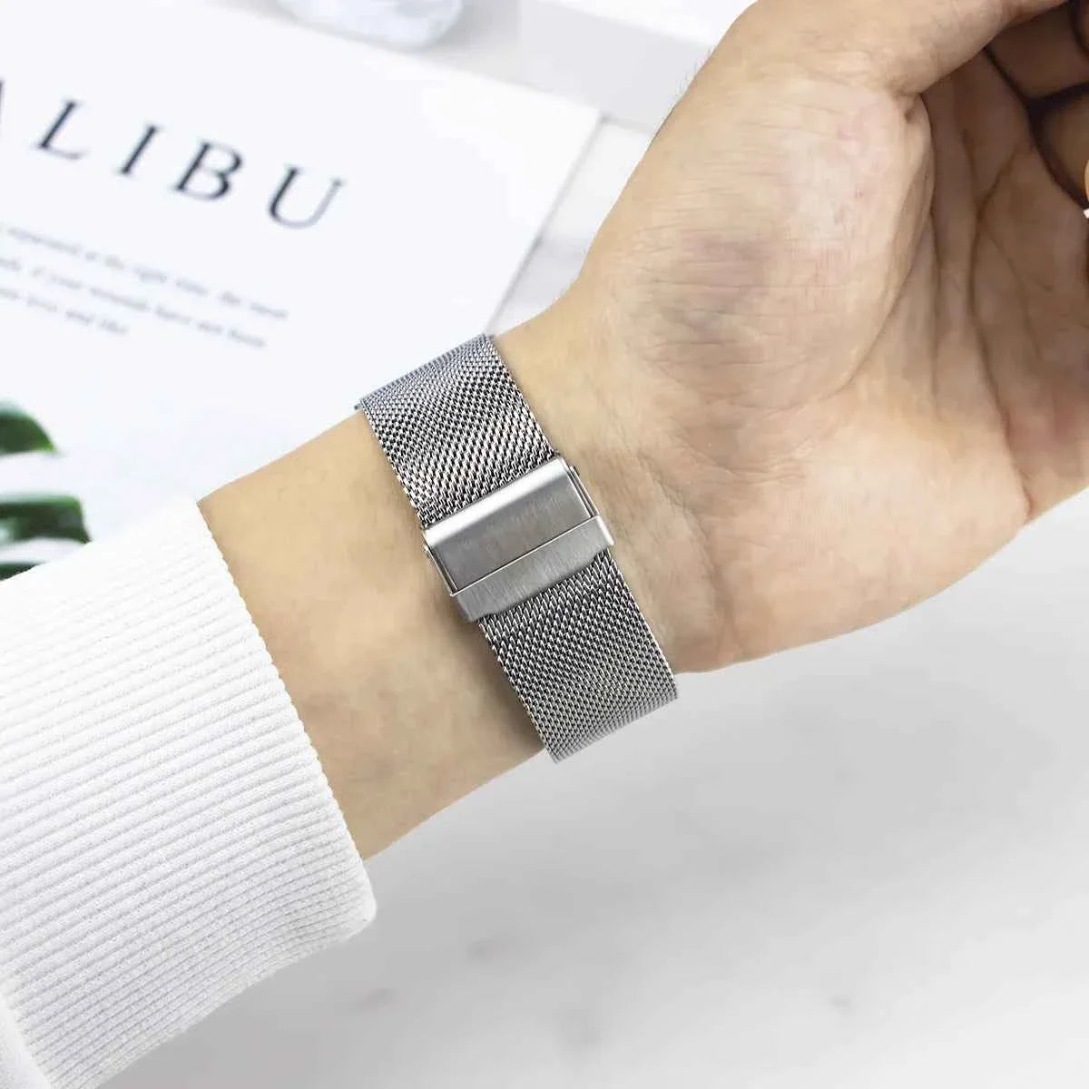 Metal Mesh Apple Watch Band – Milanese Stainless Steel | Series 11/10/9/8/7/6/SE & Ultra 1/2/3