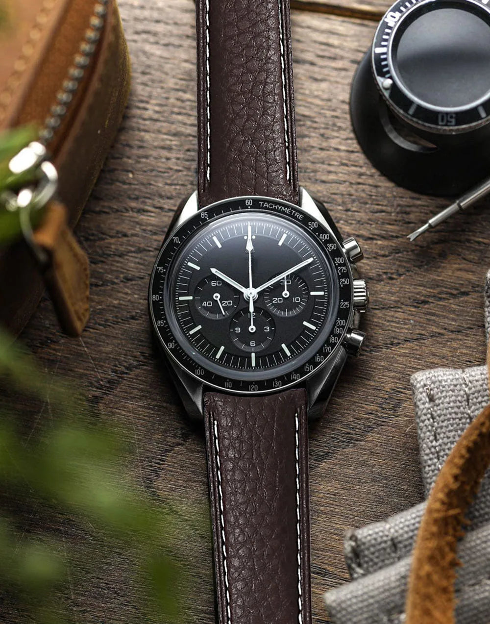 Suunto Race, Vertical & 9 Peak Grained Leather Band, Spring Bars & Tool