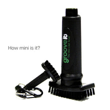 Load image into Gallery viewer, Grooveit miniG – Compact Dry Golf Brush
