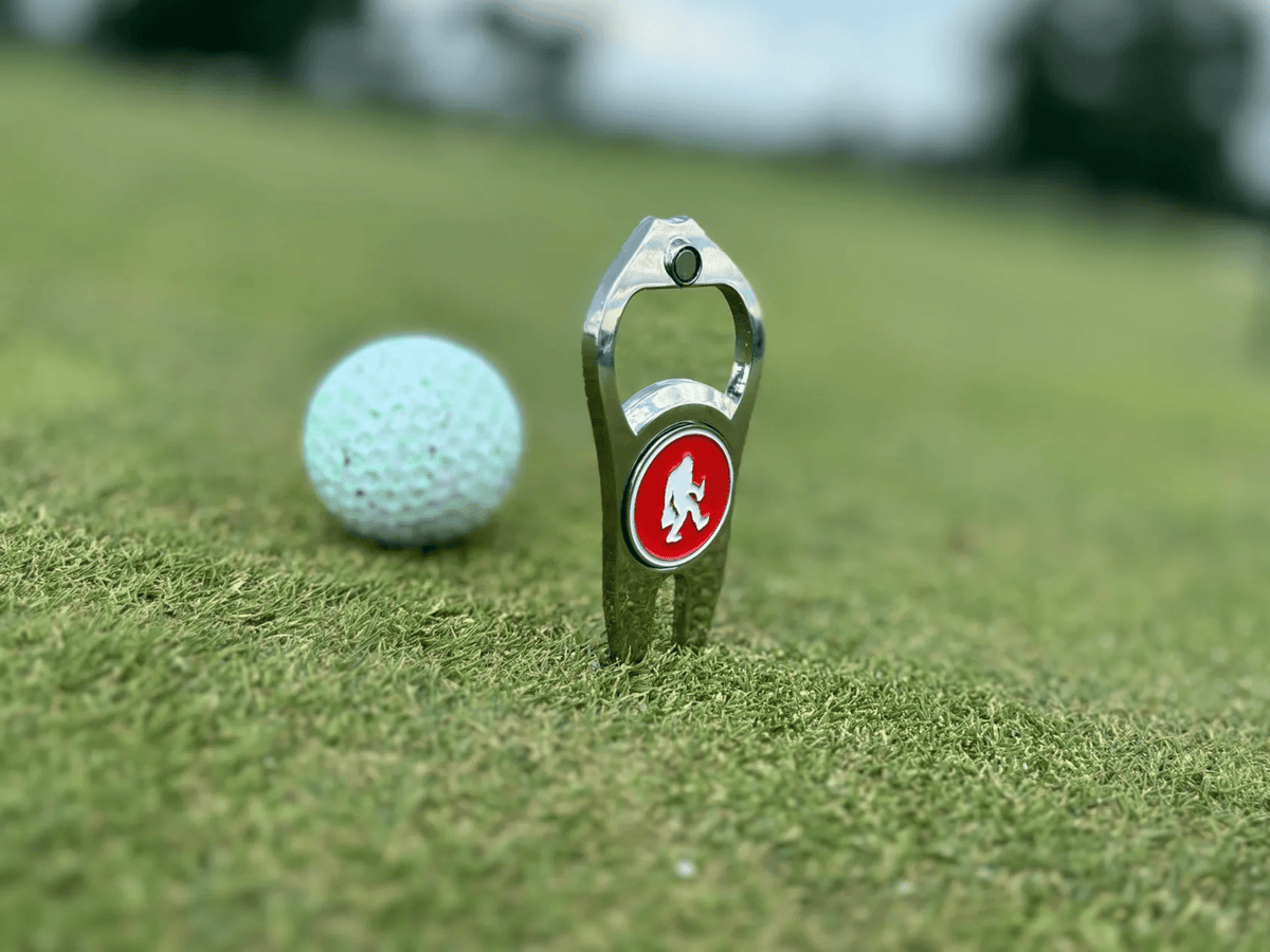 Stroke & Distance Golf Gift Set: Gift Tin, Divot Tool, Ball Marker, Hat Clip